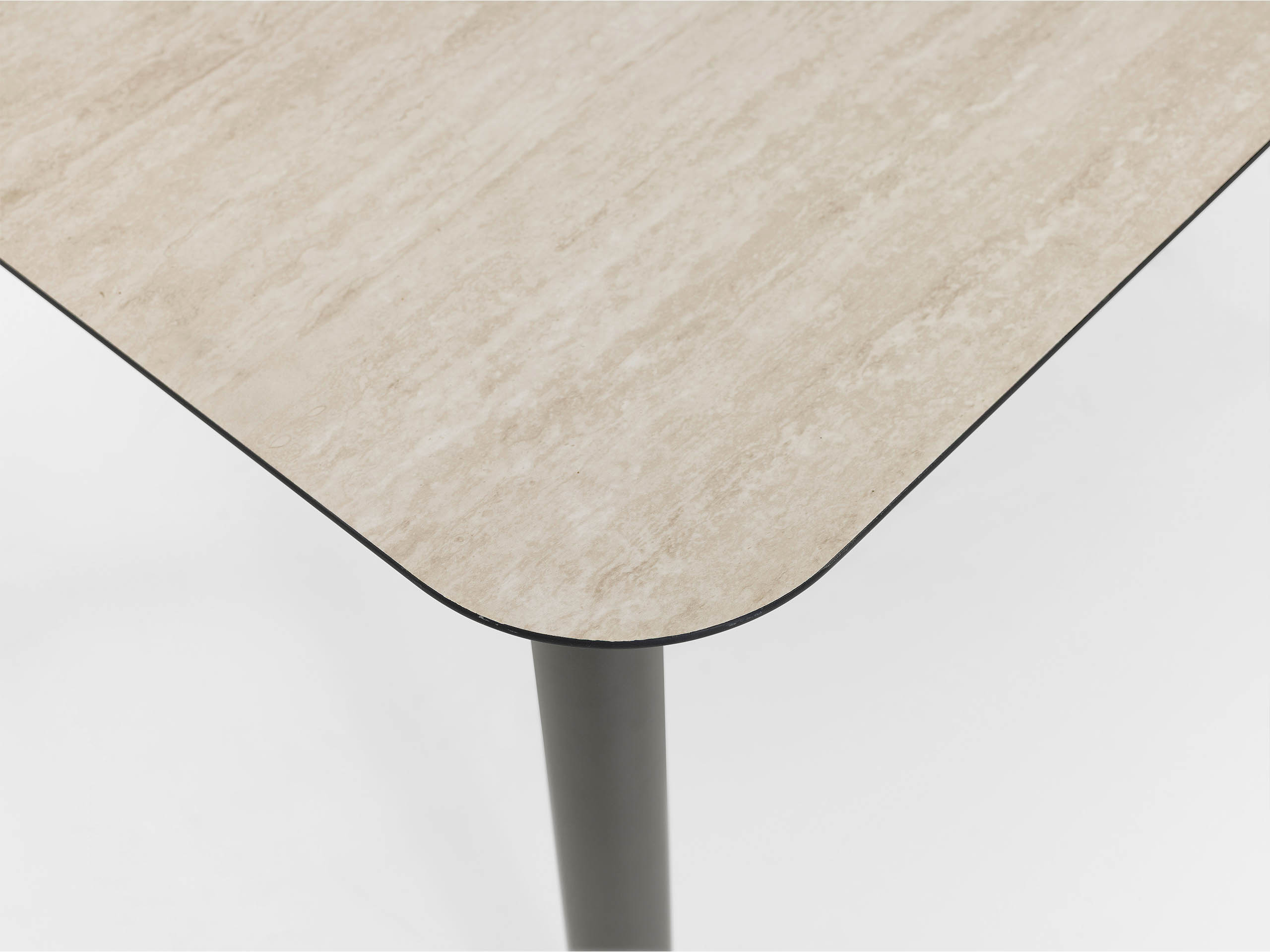 Stôl Boston mokka detail na roh stola