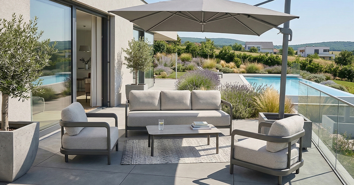 Trendy pre rok 2026: Moderný záhradný nábytok, ktorý premení vašu terasu na dizajnovú oázu